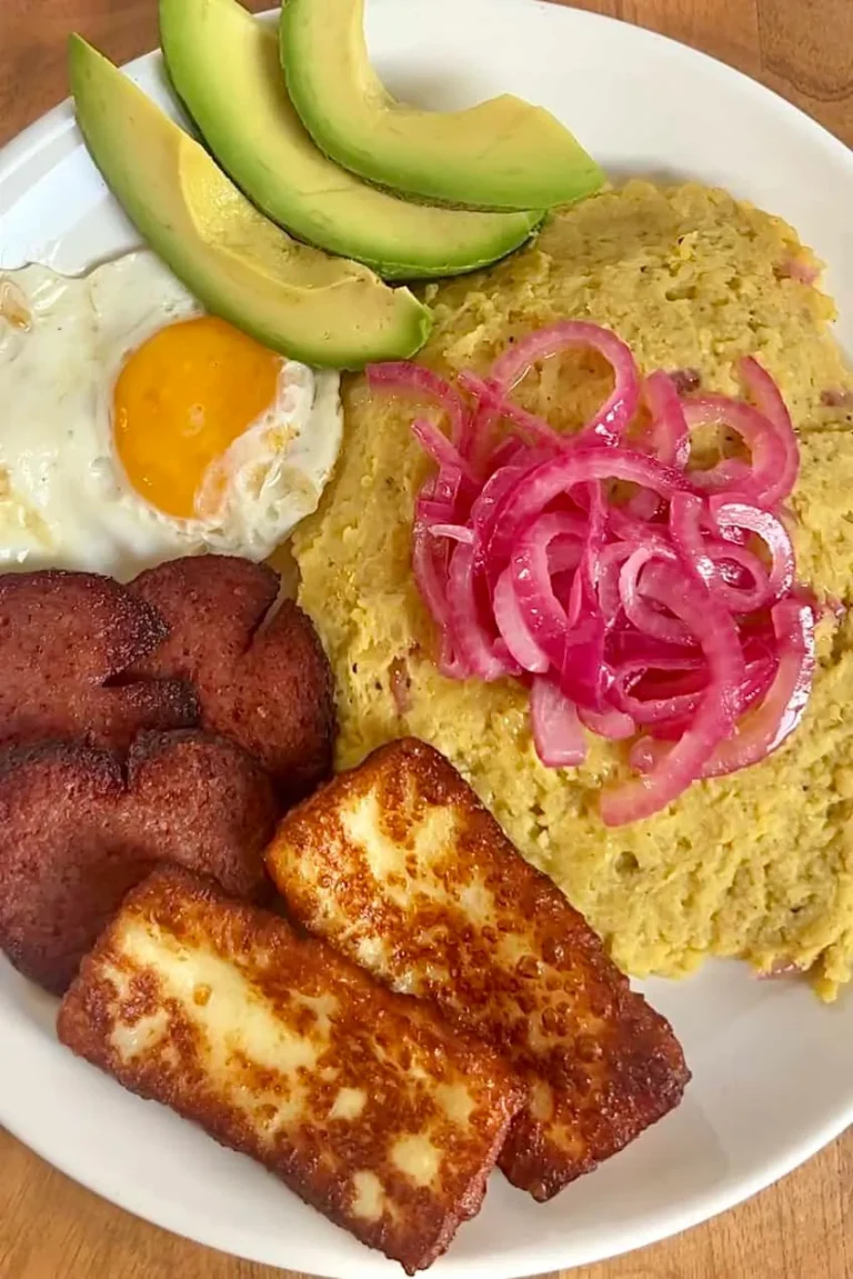 dominican breakfast my dominican recipes mangu con los tres golpes